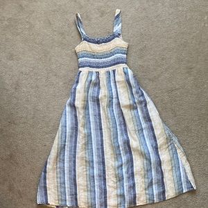 Multi colored stripped midi dress// 100% linen // size S